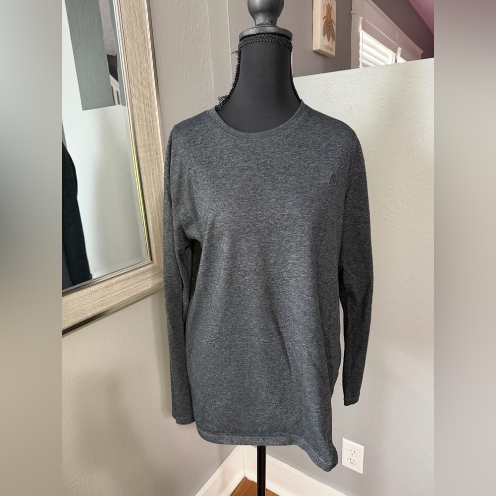 American Eagle Grey Long Sleeve Shirt Size Small. No size tag.
